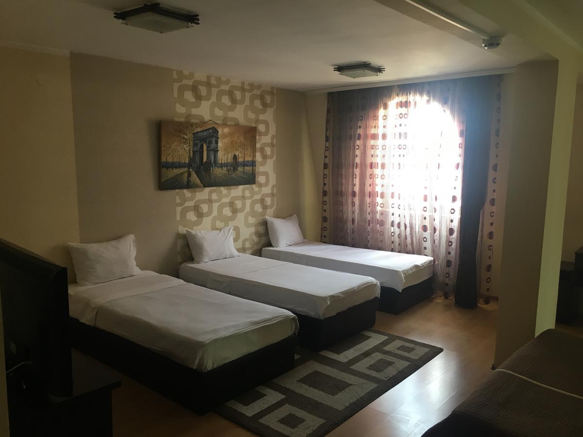 Garni Hotel Rile Men Nis Exterior photo